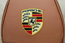 Porsche Cayenne подголовник c вышитым логотипом