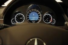 2009-brabus-mercedes-benz-e-class-gauges-1280x960.jpg