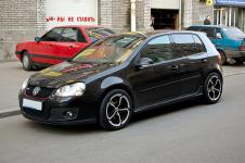 VW Golf GTI литые диски DOTZ Hanzo