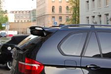 BMW X5 c установленым аэродинамическим китом от Hamann Flash спойлер