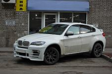 BMW X6 передний бампер с 4 светодиодными полосками Hamann