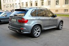 BMW X5 E70 с аэродинамическим обвесом AC-Schnitzer задний бампер и спойлер