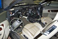 Bentley Continental GT ремонт передней панели со снятым торпедо