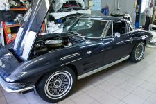 Corvette C2 Sting Ray открытый капот